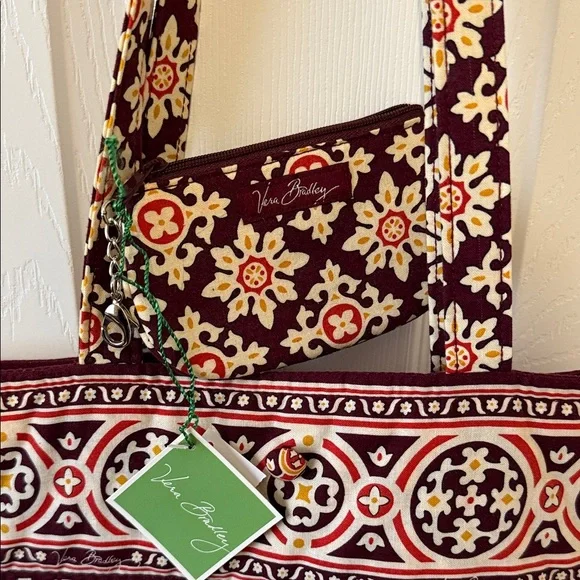 Vera Bradley Patterned Tote Bag and change purse - Red and Cream - Picture 3 of 3
